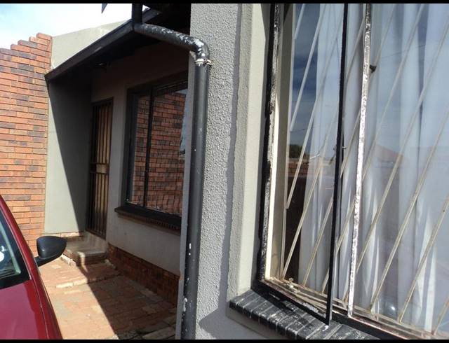 3 BEDROOM HOUSE FOR SALE IN PROTEA GLEN EXT